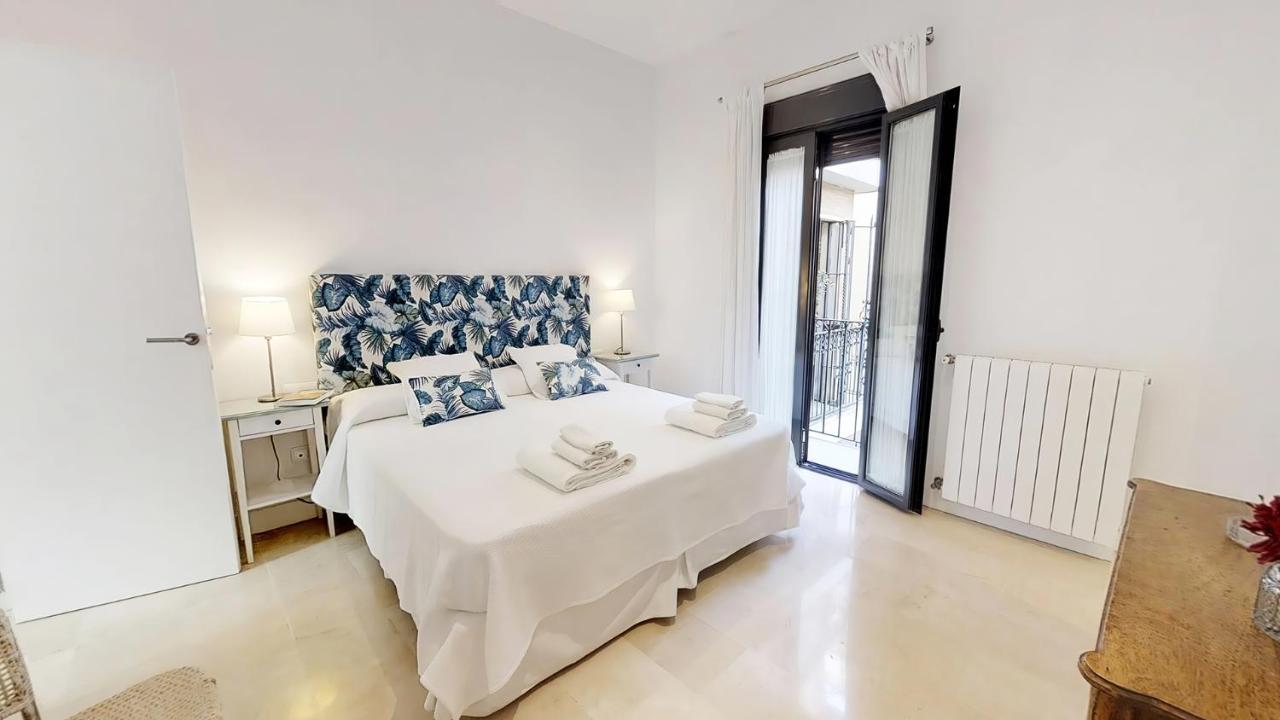 Sevilla Luxury Rentals - Alcazar Exterior photo