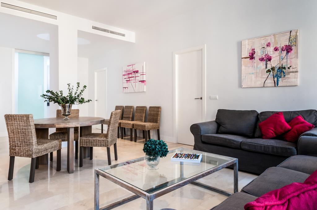 Sevilla Luxury Rentals - Alcazar Exterior photo